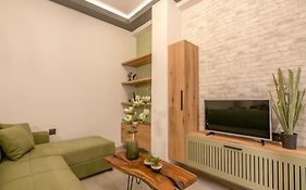 Yro Apartment